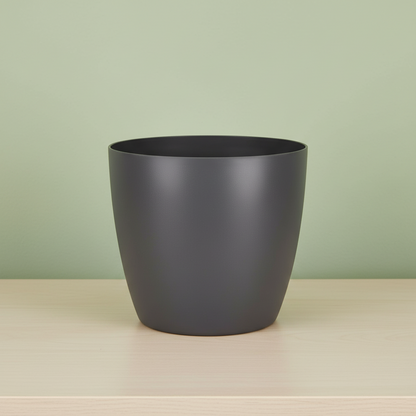 Minimal Smooth White Planter